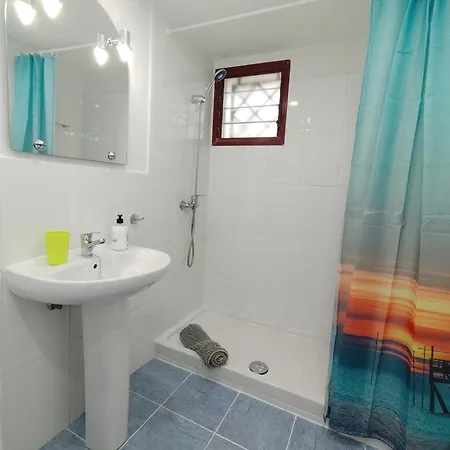 With Balcony And Free Wifi Apartmán
