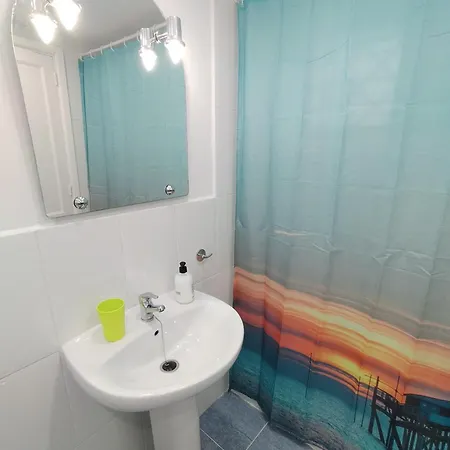 With Balcony And Free Wifi * 로스크리스티아노스